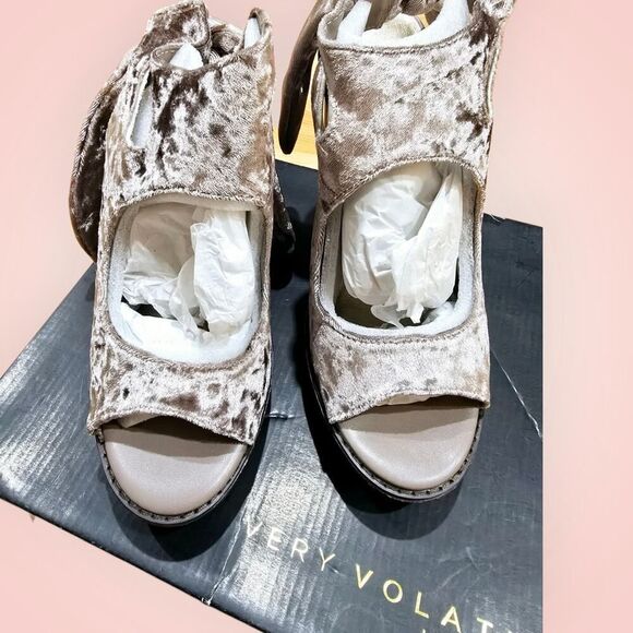 NIB Very Volatile Los Angeles Platform Sandels Shoes Kimbra Style Size 8 Taupe - Picture 7 of 12